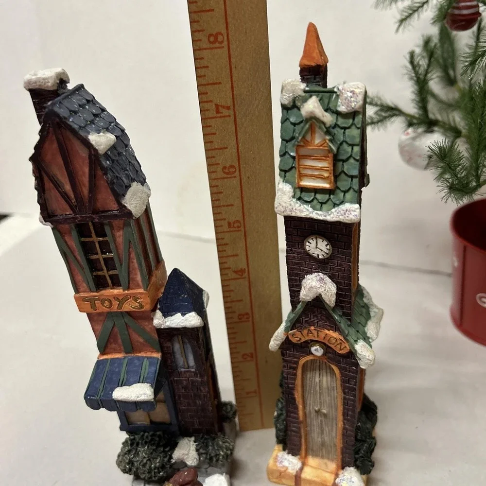 Christmas Village 4 Pieces, Two Pencil Houses, Two Elves, Resin,‎  Display